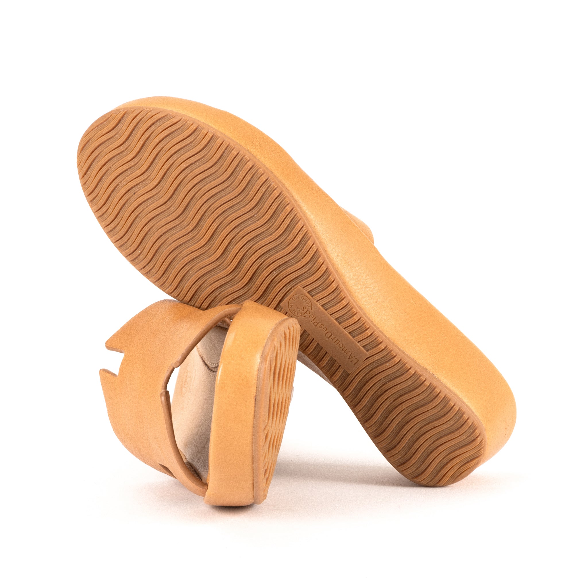 L'Amour Des Pieds Catiana Leather Slide Sandal in Lion – Plaza