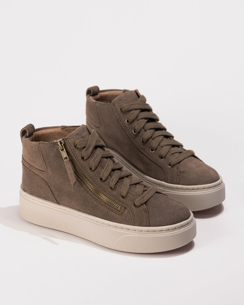 Women's Aetrex Gianna Platform Sneaker in Taupe