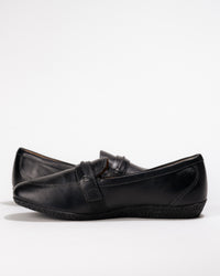 Outside instep view of the Women’s Taos Gabby Loafer showing easy-on stretch panel.
