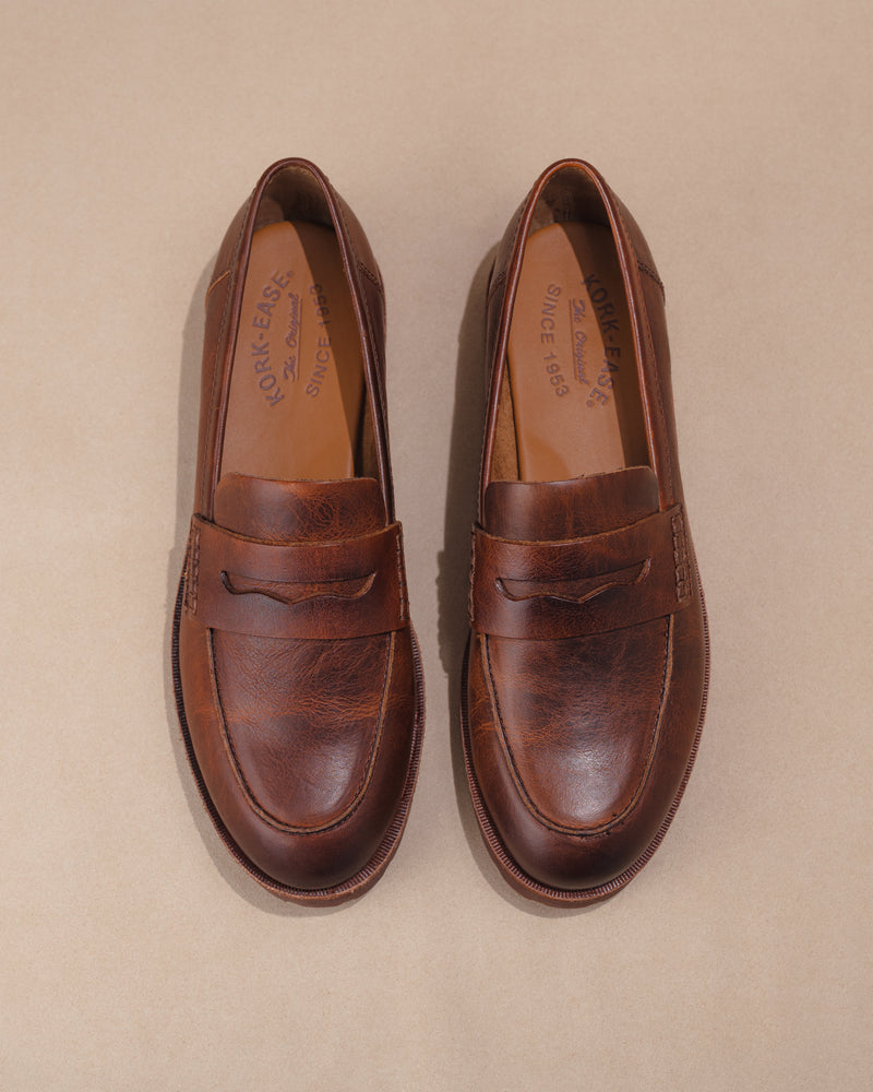 Overhead view of the Kork-Ease Carlisle showing footbed and toe shape