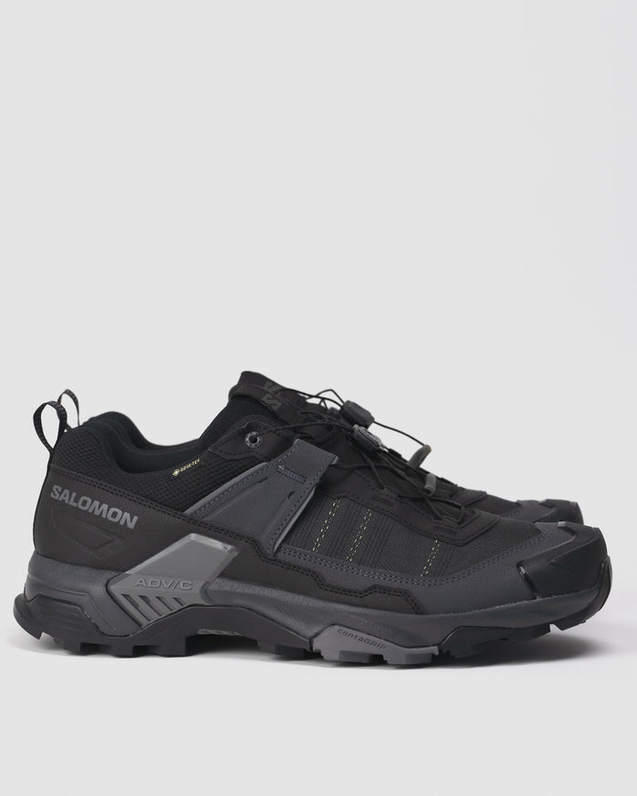 Men's Salomon X ULTRA 5 GTX trail and hiking shoe in Black on a light background