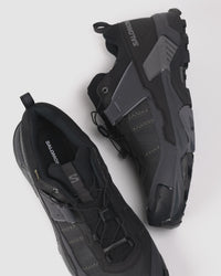 Men’s Salomon X ULTRA 5 GTX trail hiking shoe in black and gray with rugged sole