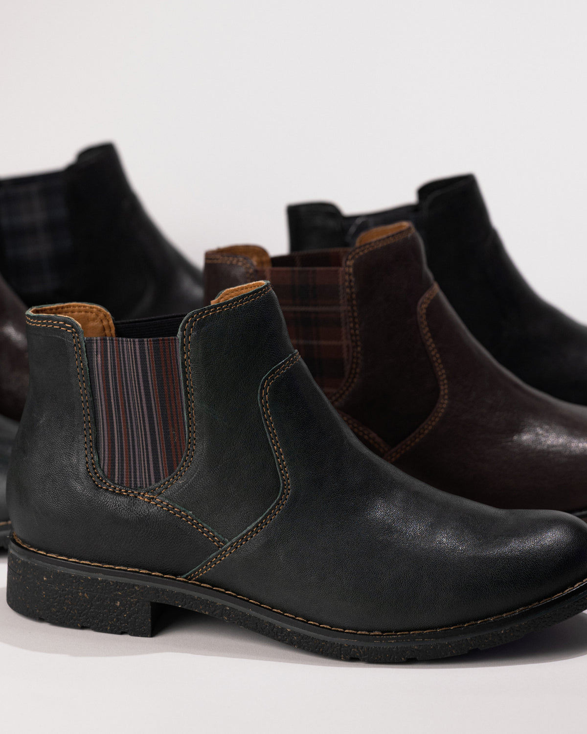 Aetrex Kaylee Chelsea Boot – Black Arch Support Leather Boot