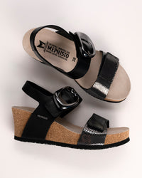 Cork wedge arch detail on Mephisto Leandre sandal with SOFT-AIR technology