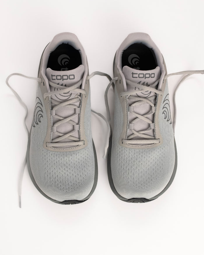 The Topo ST-6 is built for the runner who prefers a "less is more" approach. It’s the most minimalist model in Topo’s road lineup, sitting on a low-profile 14mm platform with absolutely zero drop from heel to toe. This design is all about promoting a natural, grounded gait while providing just enough ZipFoam™ cushioning to take the sting out of the pavement. If you’re looking for a shoe that lets your foot move exactly how it was meant to, this is a top contender.