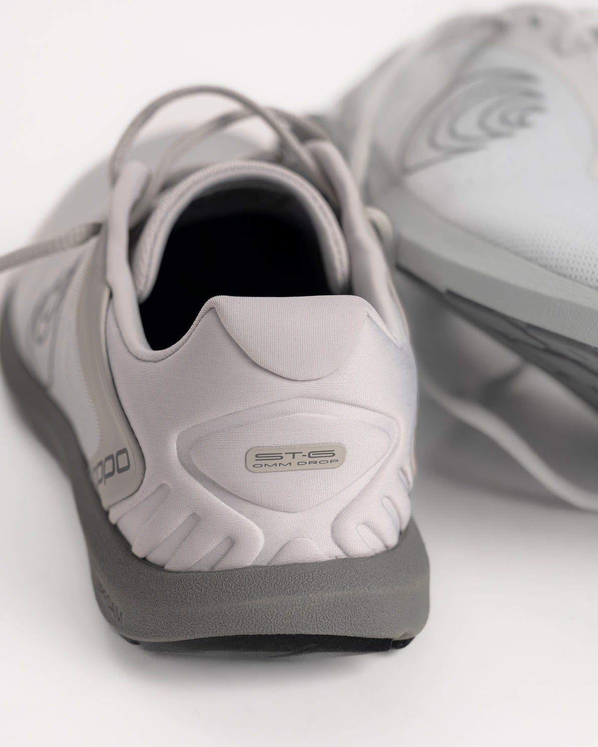 The Topo ST-6 is built for the runner who prefers a "less is more" approach. It’s the most minimalist model in Topo’s road lineup, sitting on a low-profile 14mm platform with absolutely zero drop from heel to toe. This design is all about promoting a natural, grounded gait while providing just enough ZipFoam™ cushioning to take the sting out of the pavement. If you’re looking for a shoe that lets your foot move exactly how it was meant to, this is a top contender.