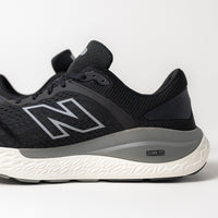 Detailed view of the Fresh Foam X midsole foam and bio-based cushioning in the New Balance 1540 V4.