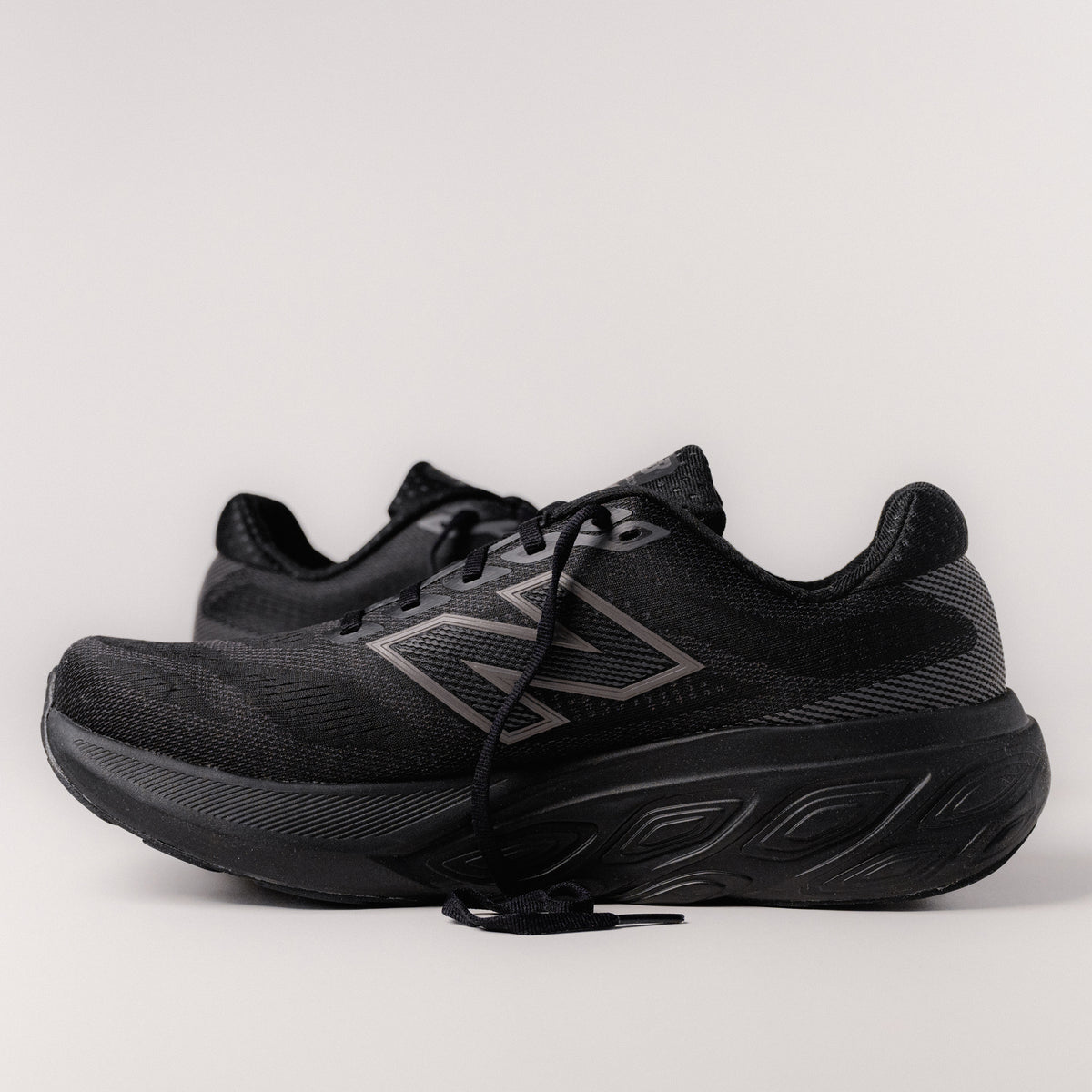 Side view of the Men's New Balance Fresh Foam X 880v15 running shoe, M880K15 in Black