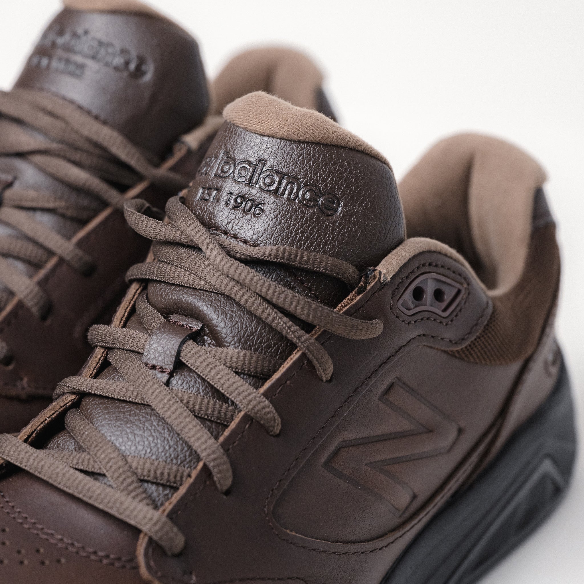 バスライトイヤー　(ウォルナット) 2脚 New Balance Men's 928 Wellness Brown | Eneslow