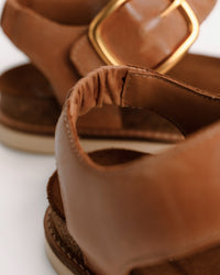 ON THE DOUBLE - CARAMEL - LEATHER