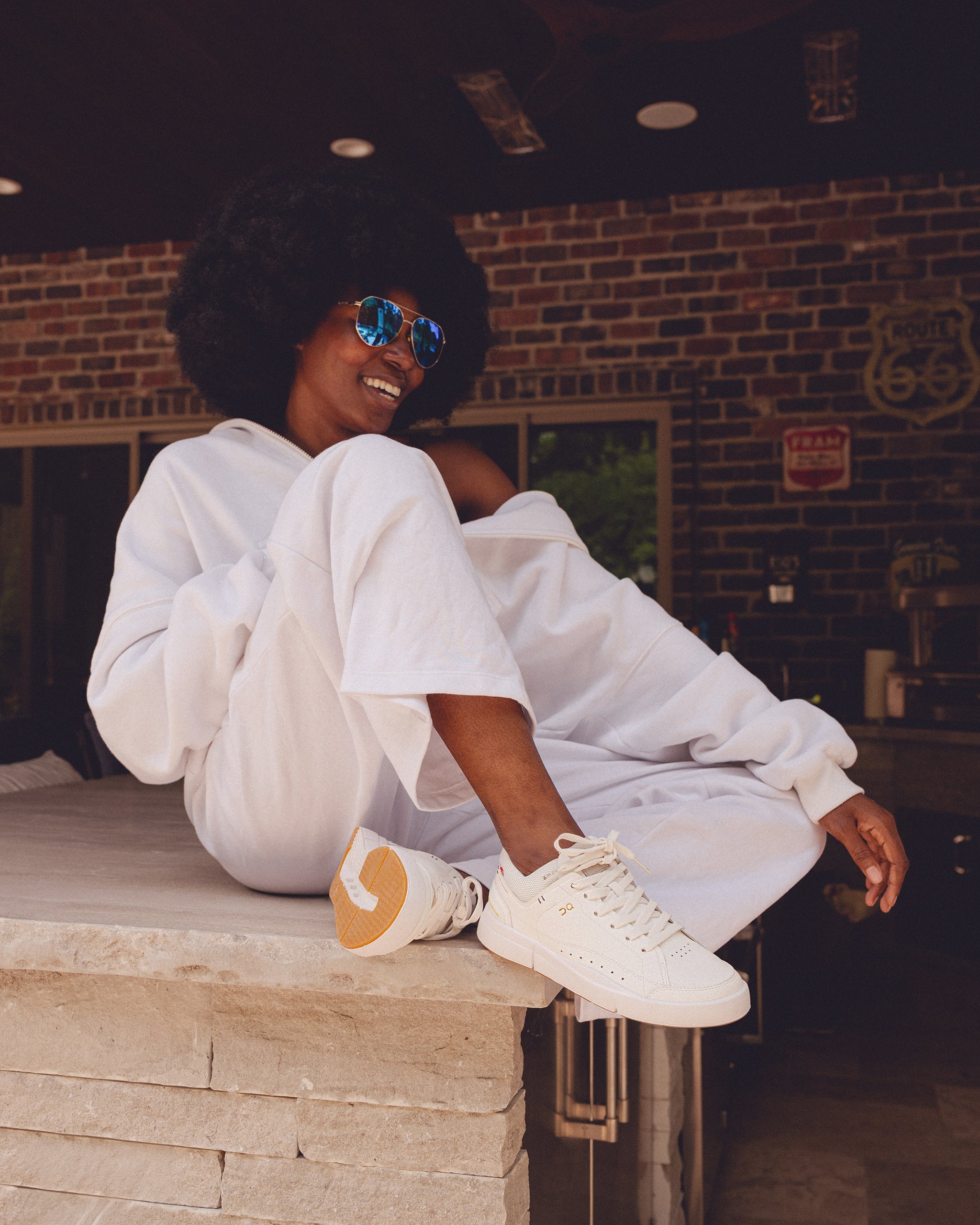 Women's On Running THE ROGER Clubhouse in White/Ivory
