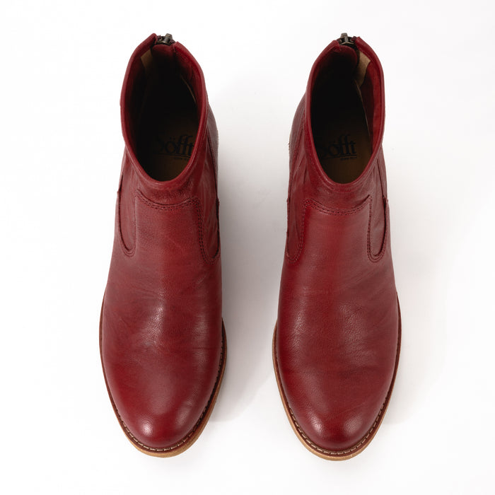 Overhead view of the Sofft Aisley bootie, highlighting the rounded toe shape crafted from high-quality Italian leather.