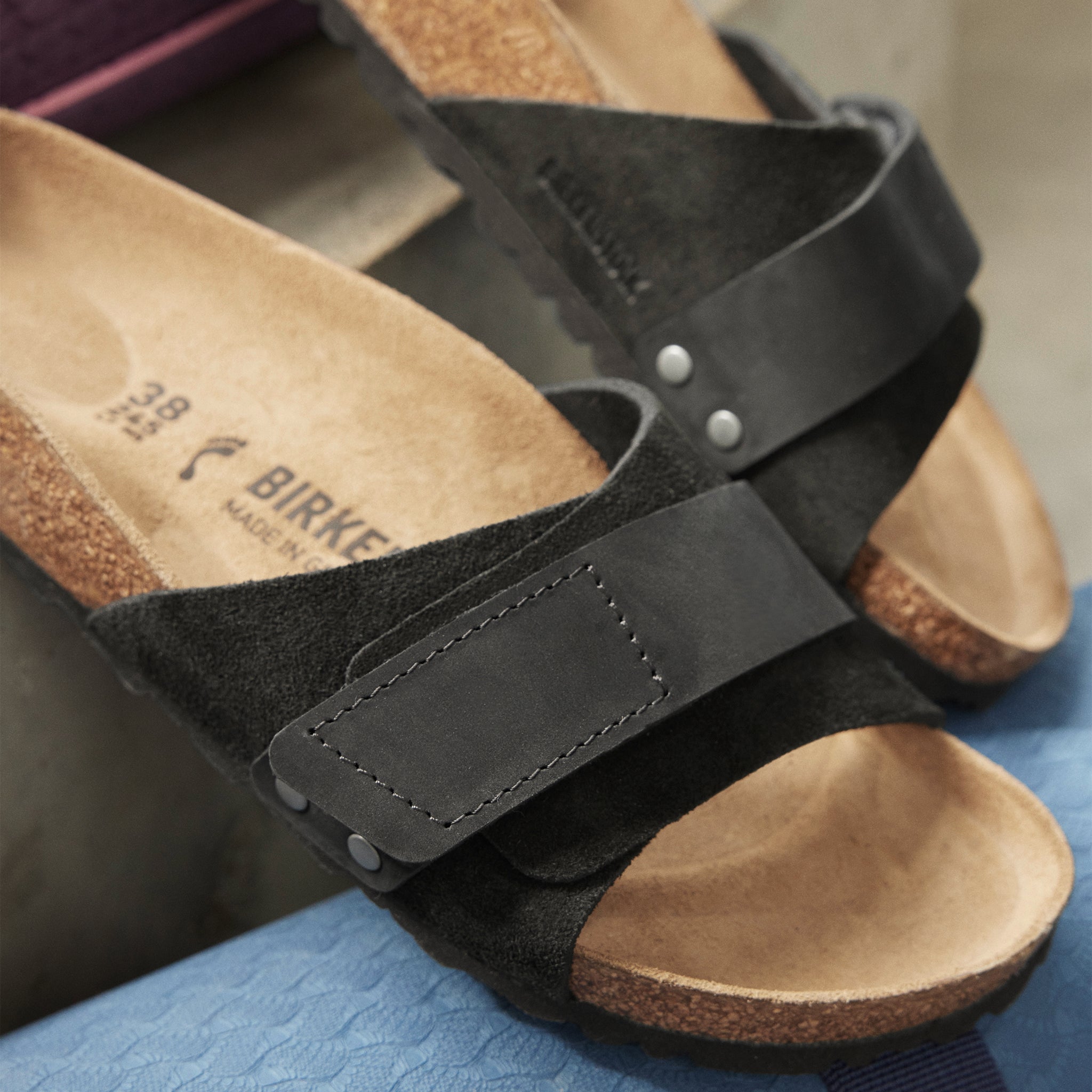 BIRKENSTOCK ブラックサンダル 41 oita Oita / オオイタ スエードレザー モダン スエード ブラック | BIRKENSTOCK