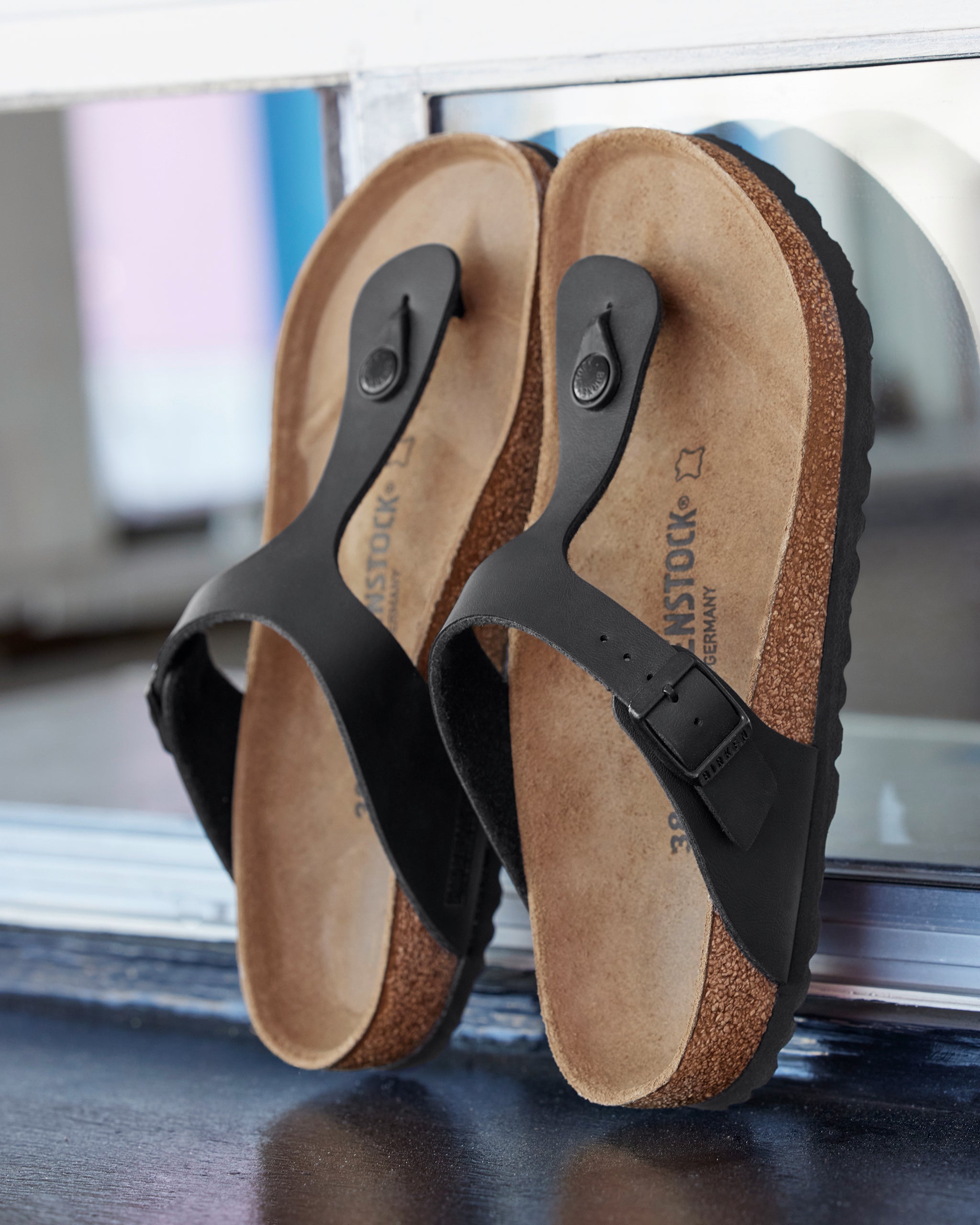 Birkenstock Gizeh T-Strap Sandal | Black Birko-Flor – Plaza Shoe Store