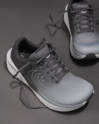 Women’s Topo Athletic Phantom 4 Road Running Shoe in Gray
