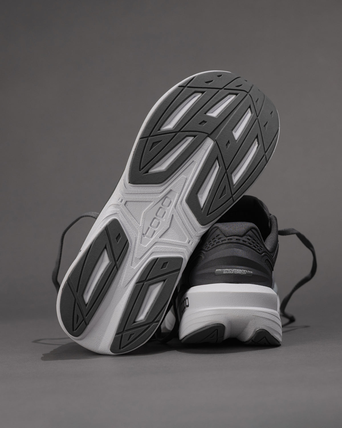 Women’s Topo Athletic Phantom 4 Road Running Shoe in Gray