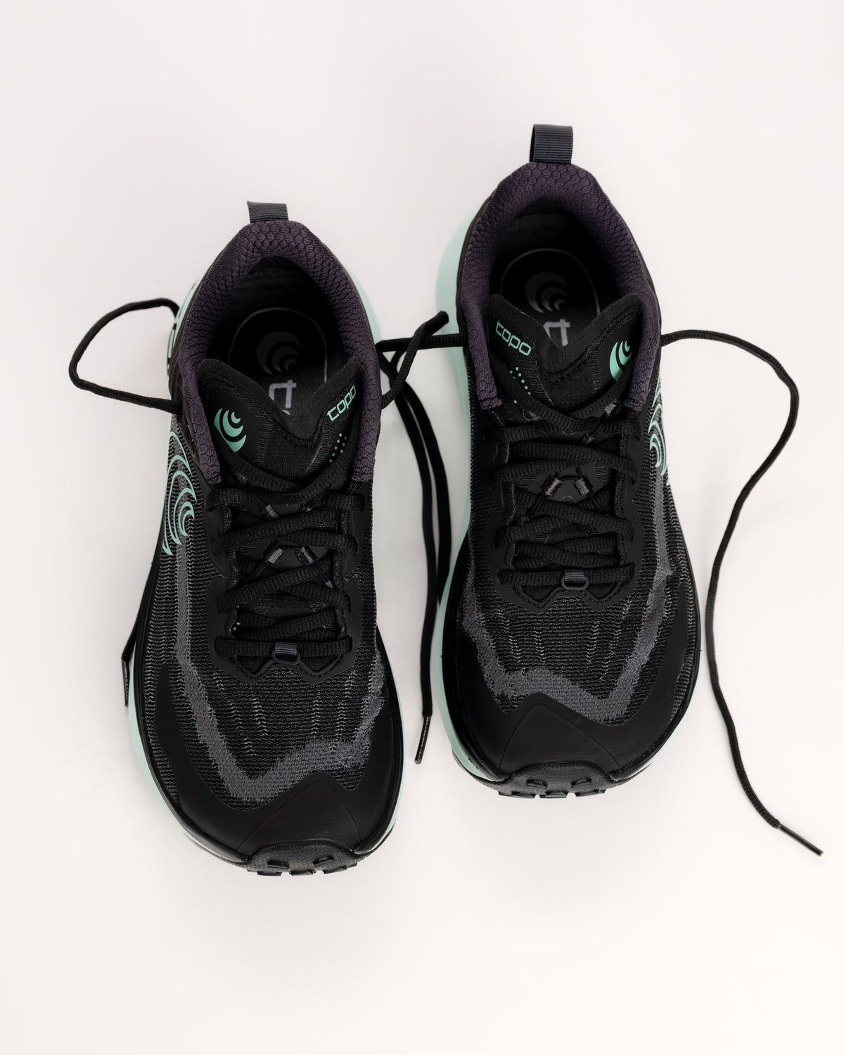 The Topo Vista is built for those who want to take on technical, rugged terrain without feeling the sting of the trail. As Topo’s premier max-cushion trail model, it features a high-stack 38mm x 33mm platform that provides a massive amount of underfoot protection. The rockered midsole design works in tandem with the plush ZipFoam™ compound to create a smooth, rolling transition that saves your legs during long-distance efforts and steep descents.