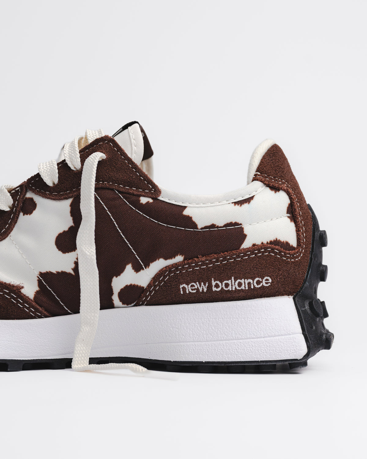 327 V1 - COW/PUMPERNICKEL - SUEDE/MESH