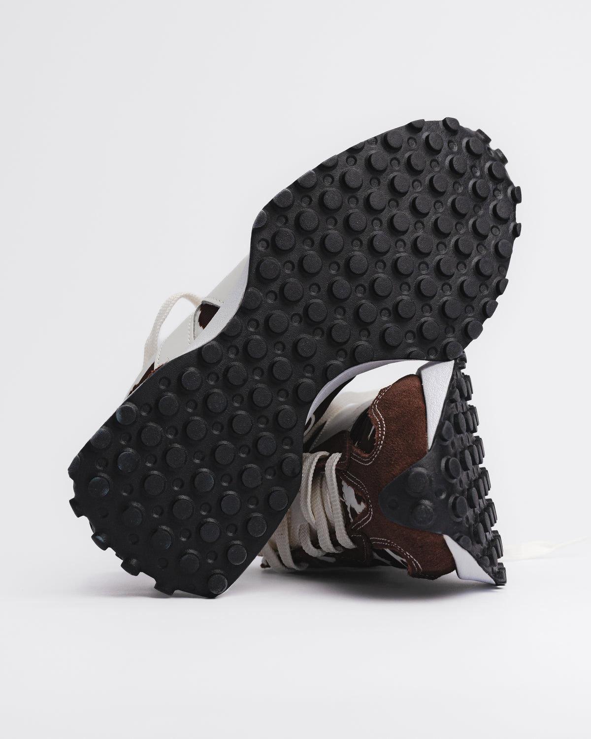 327 V1 - COW/PUMPERNICKEL - SUEDE/MESH