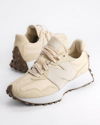 Iconic New Balance 327 V1 Sneaker in Linen / Angora - W327SUA
Tan