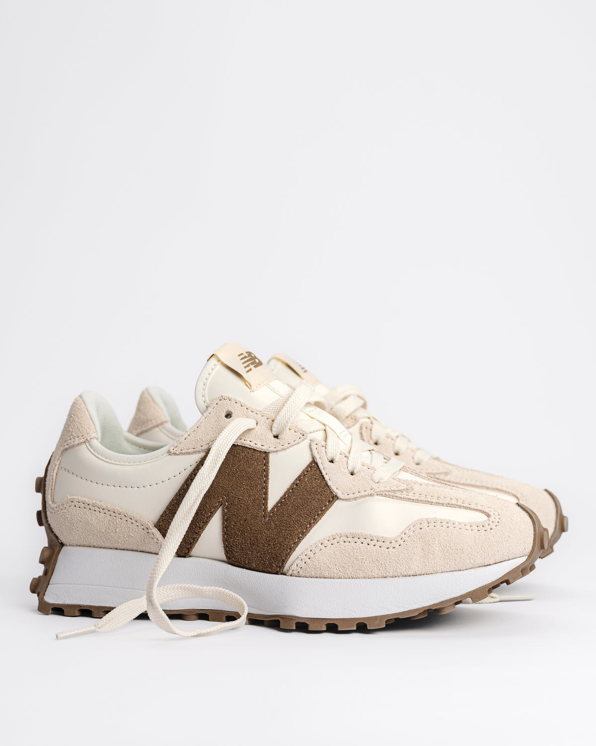 Iconic New Balance 327 V1 Sneaker in Linen / Mushroom