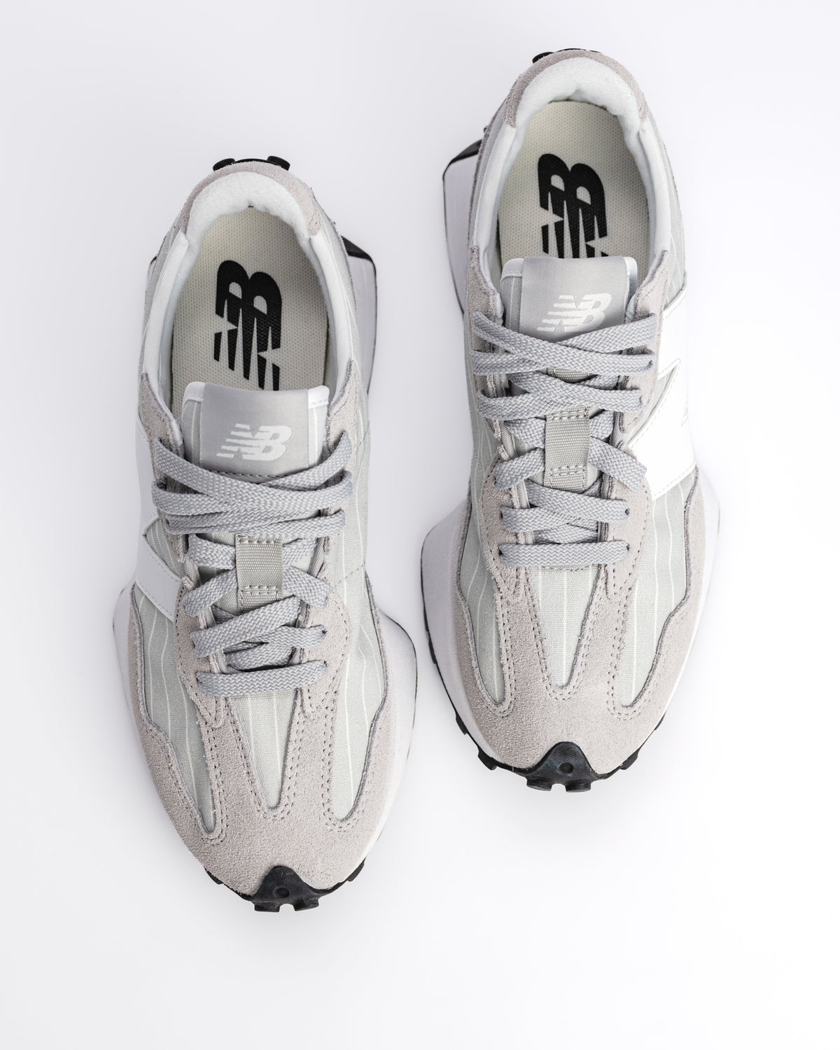 Iconic New Balance 327 V1 Sneaker in Raincloud / White - Gray W327TWA
