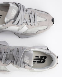 Iconic New Balance 327 V1 Sneaker in Raincloud / White - Gray W327TWA