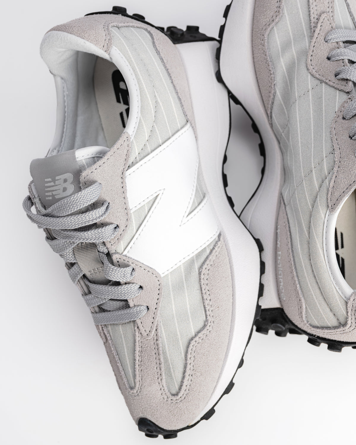 327 V1 - RAINCLOUD/WHITE - SUEDE