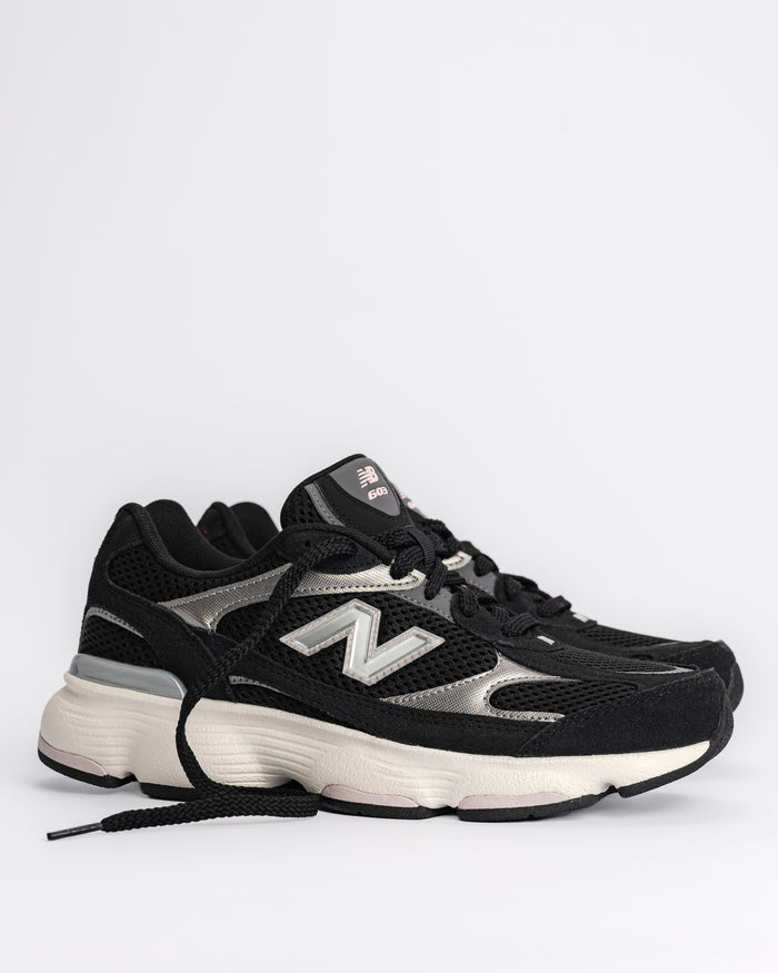New Balance Classics 603 Sneaker – Modern Sculpted Streetwear Runner in Black / Dark Silver Metallic