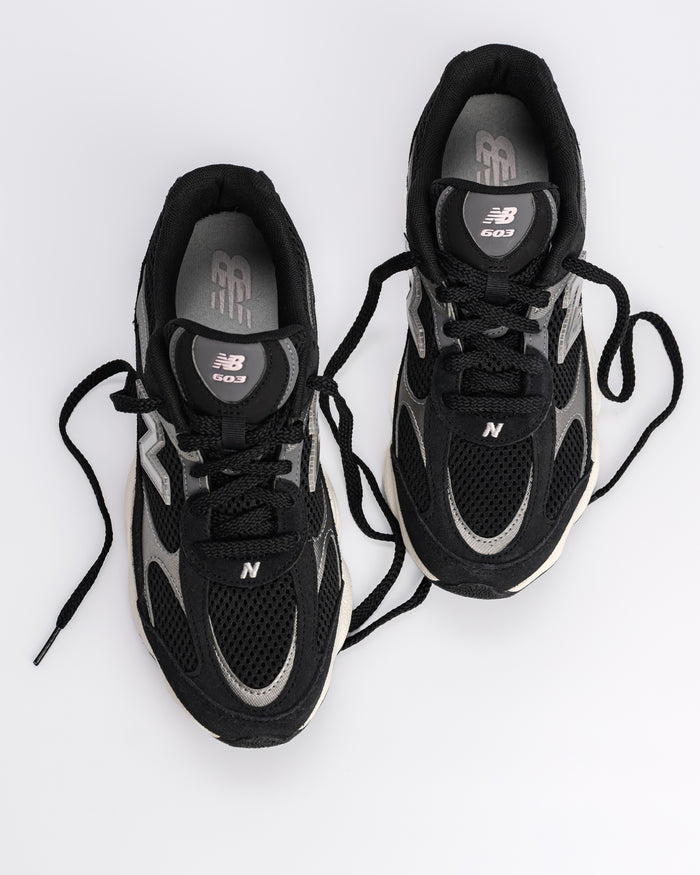 New Balance Classics 603 Sneaker – Modern Sculpted Streetwear Runner in Black / Dark Silver Metallic