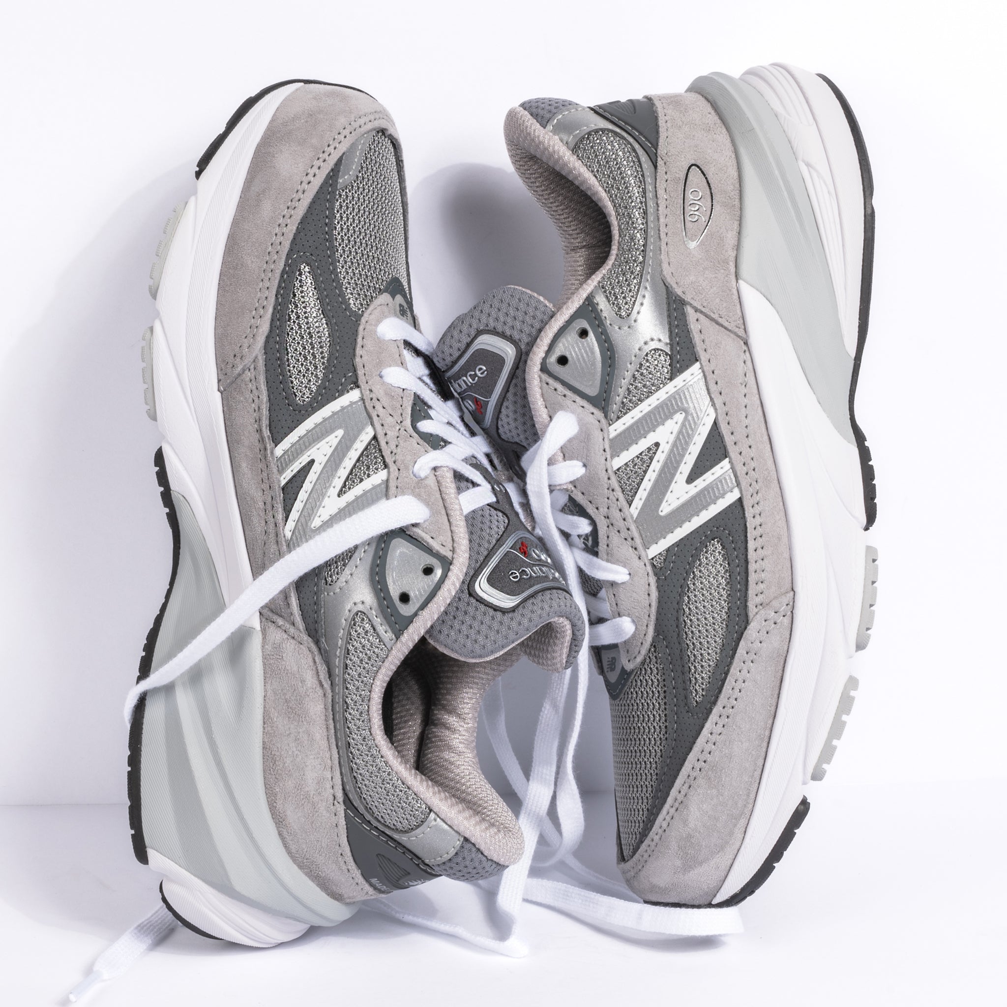 THE 990 V6 - GREY - SUEDE – Plaza Shoe Store