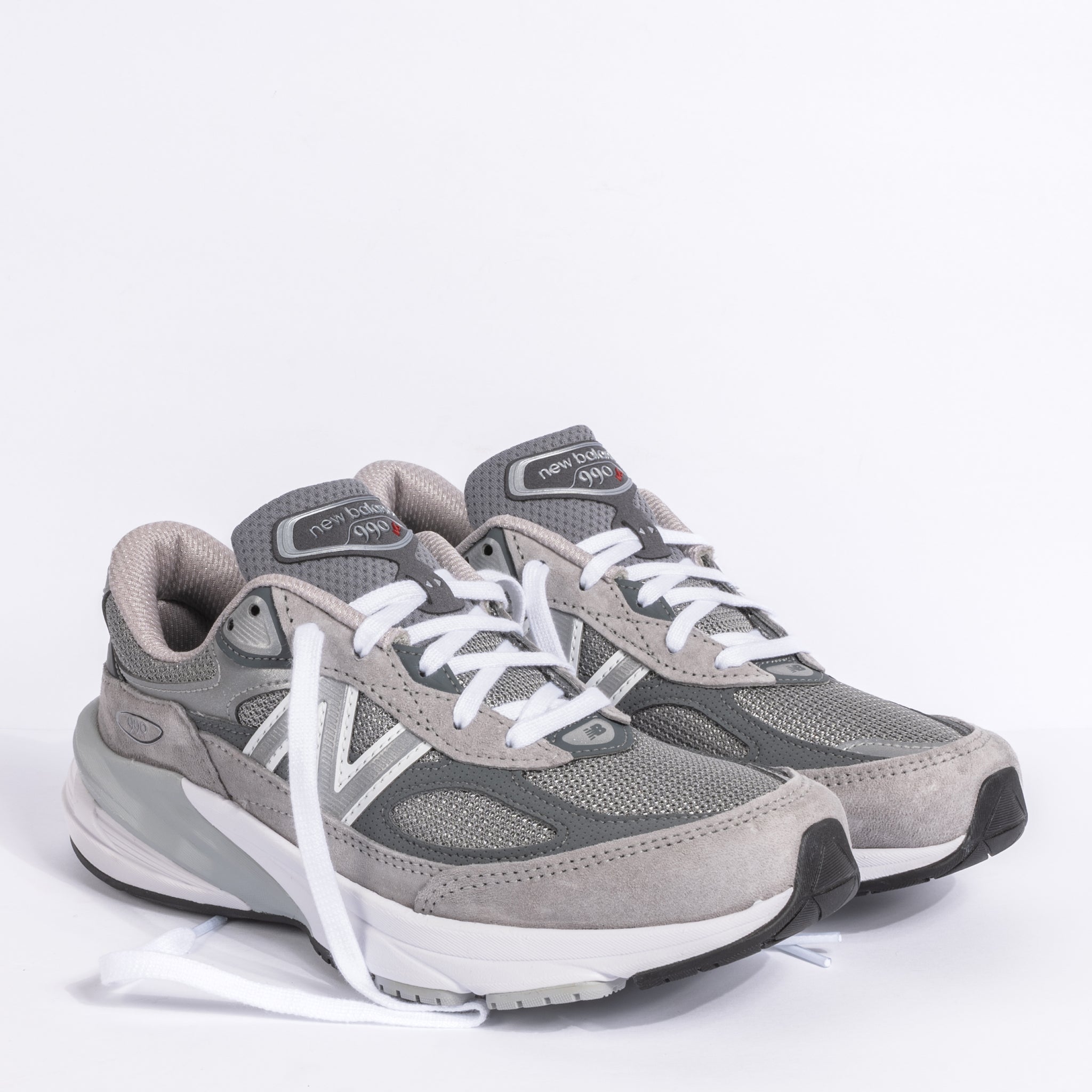 THE 990 V6 New Balance/Women's - GREY - SUEDE – Plaza Shoe Store