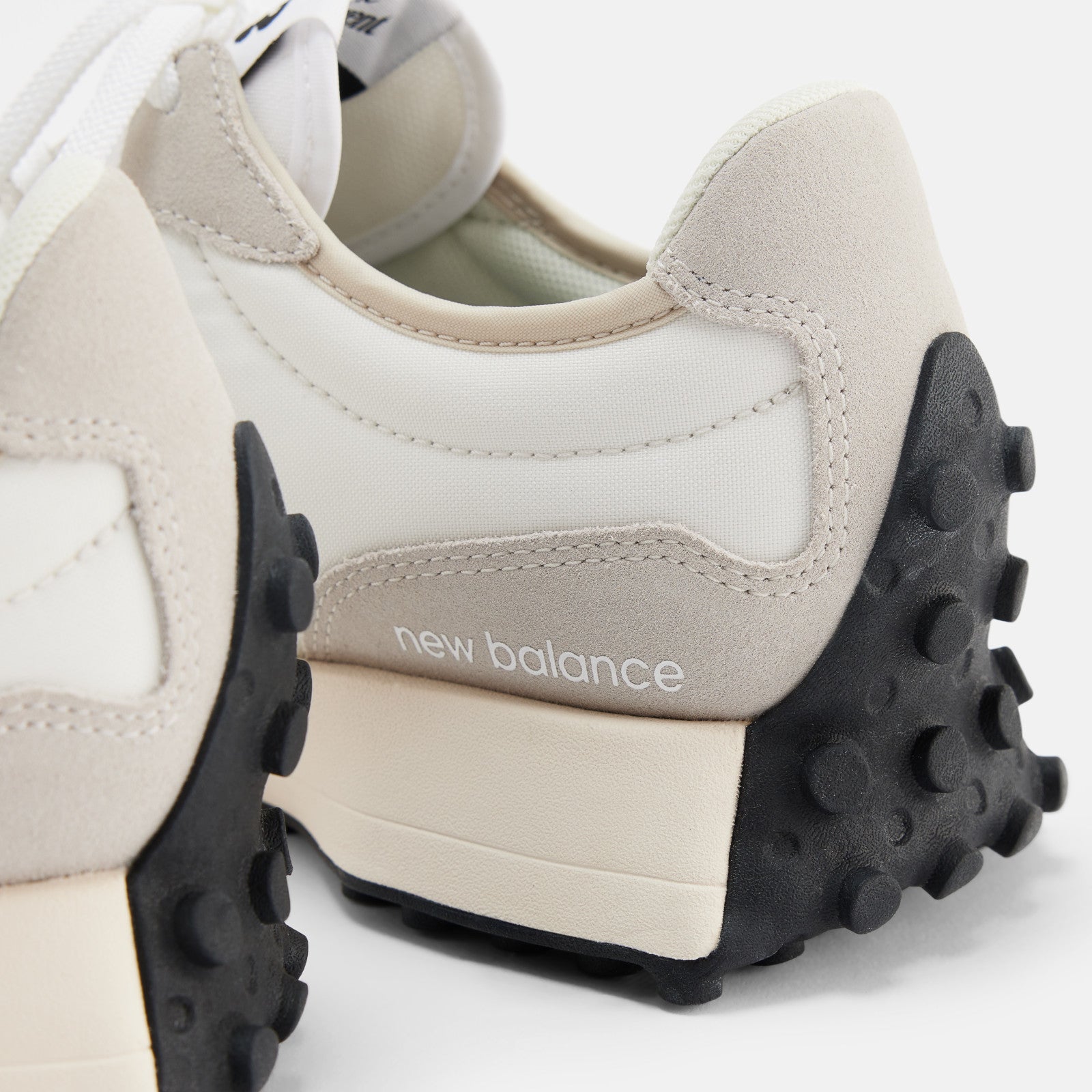 New Balance 327 V1 Retro Sneaker – Sea Salt/White/Black | Plaza