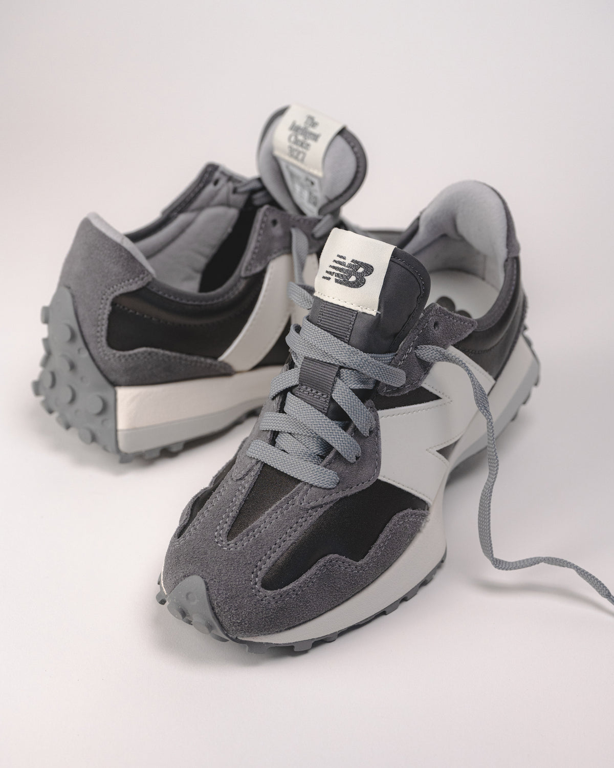 327 V1 - BLACK METALLIC - SUEDE/MESH