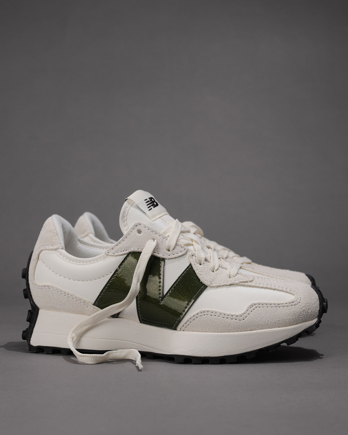 327 V1 - SEA SALT/OLIVINE - SUEDE