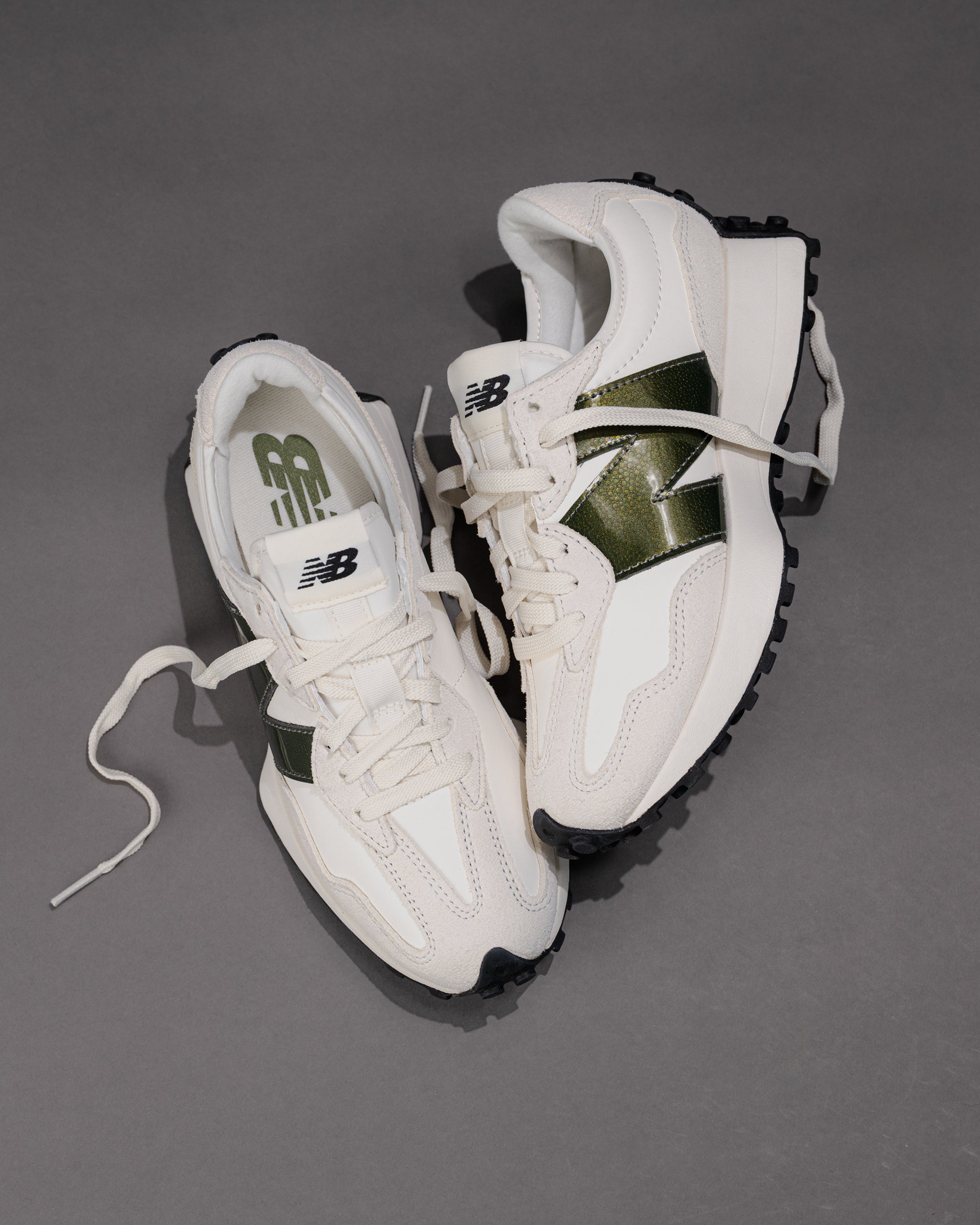 New Balance 327 V1 Sneaker Suede Retro Style – Plaza Shoe Store